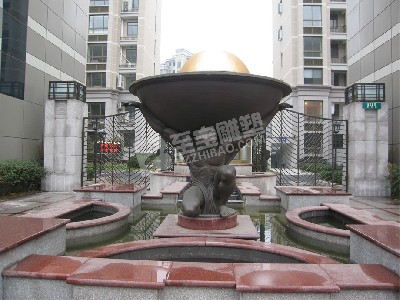 小區(qū)大門(mén)人物鑄銅雕塑定制