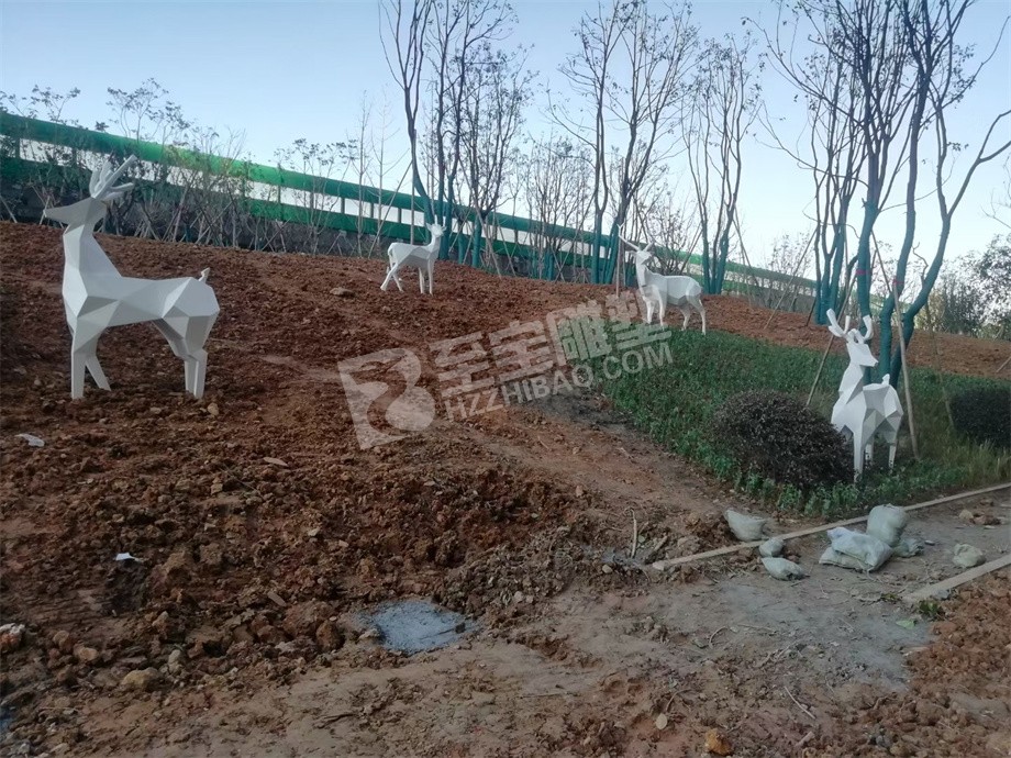 杭州中泰運(yùn)動公園不銹鋼切面鹿雕塑項目