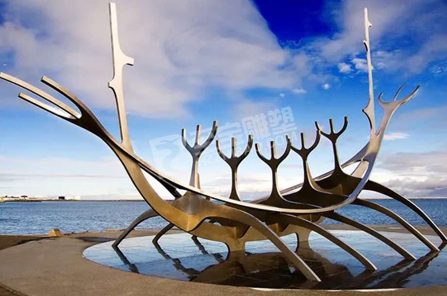 不銹鋼雕塑的保養(yǎng)及清潔注意事項