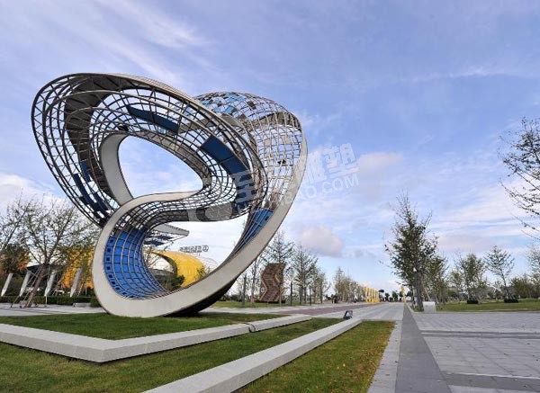 日常不銹鋼雕塑被應(yīng)用哪些領(lǐng)域？